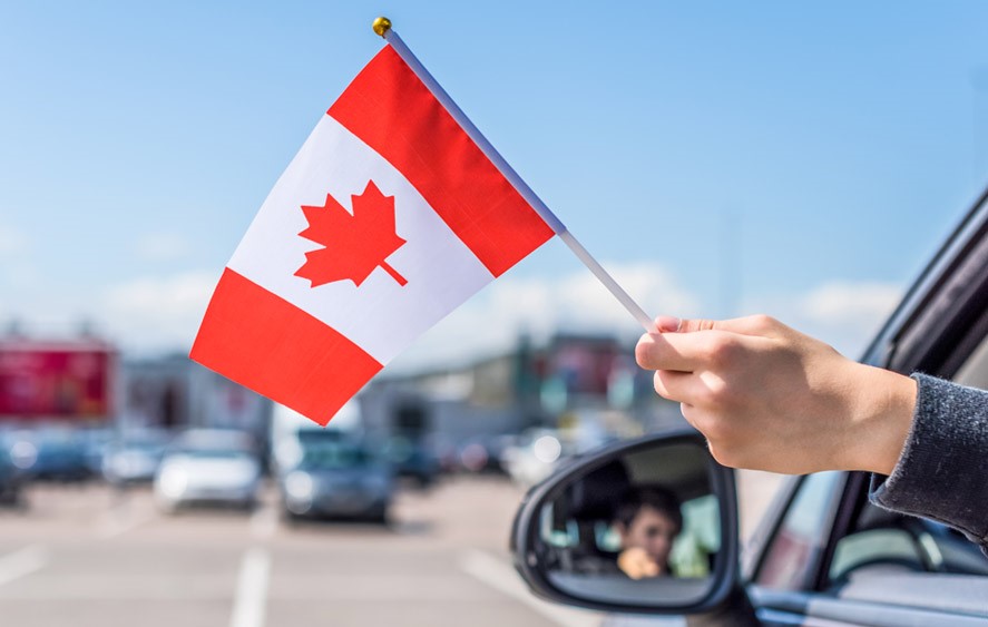 شرایط اخذ ویزای کار کانادا بدون مدرک زبان
